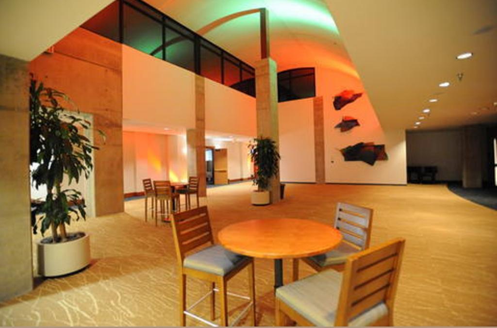 ホテルThe National Conference Center リーズバーグ エクステリア 写真